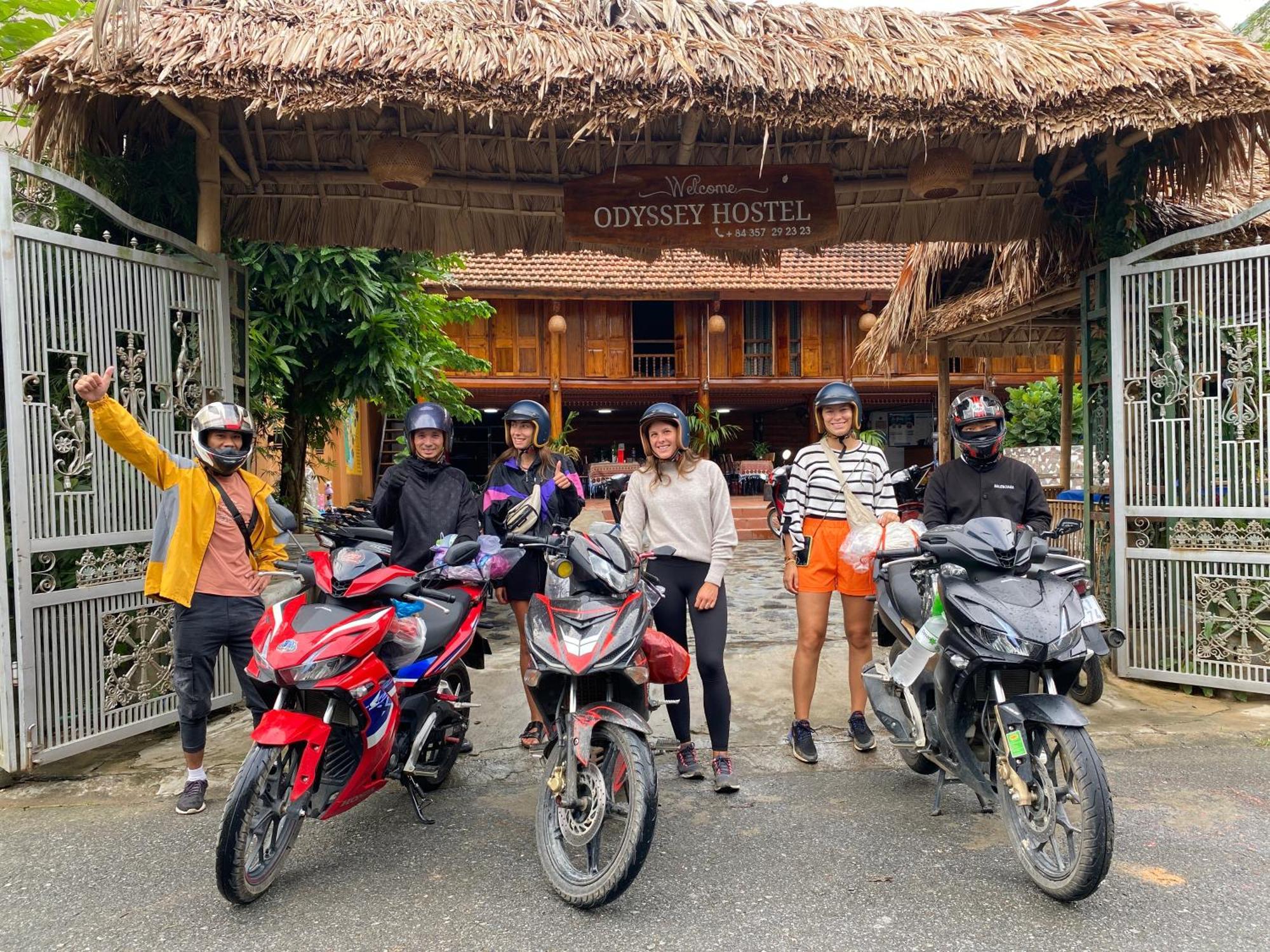 Odyssey Hostel, Tours & Motorbikes Rental Ha Giang Exterior foto